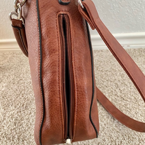 Lady Conceal Leather Crossbody Bag - Picture 4 of 8